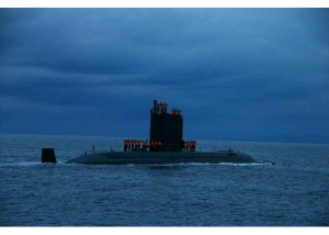 160825 - RS - KIM JONG UN - Marschall KIM JONG UN leitete das Unterwassertestschießen der ballistischen Rakete vom strategischen U-Boot - 05 - 주체조선의 핵공격능력의 일대 과시 경애하는 김정은동지의 지도밑에 전략잠수함 탄도탄수중시험발사가 성공적으로 진행되였다